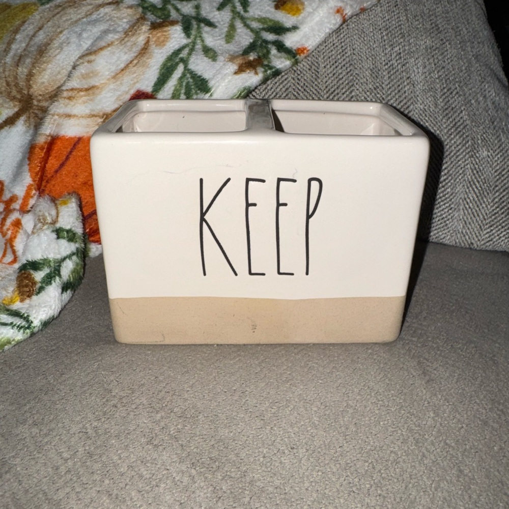 Two-Tone Ceramic Holder